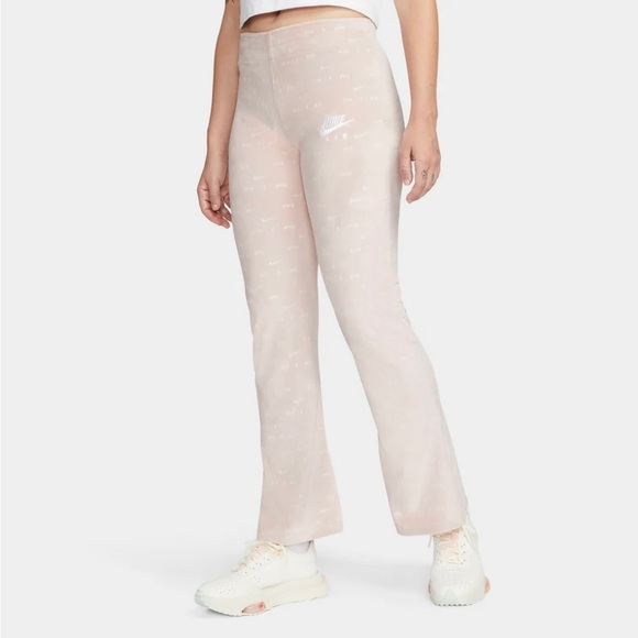 Nike Velour velvet logo pants. Size: SM "35-38" . Colour: baby pink - Picture 4 of 4